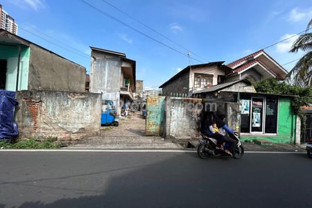 Dijual Rumah 2 Lantai dan Kost-Kostan 25 Pintu di Jalan Kemandoran, Jakarta Selatan