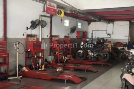 Dijual Tempat Usaha Strategis 2 Km dari Gerbang Toll Borr, Bogor, Jawa Barat