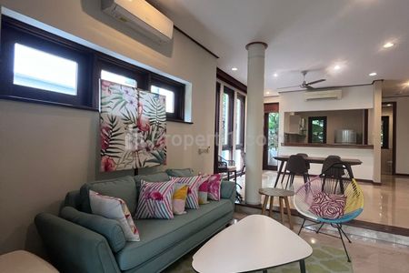 Sewa Rumah Konsep Bali di dalam Compound Cipete Jakarta Selatan - 4 Kamar Tidur