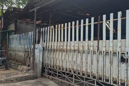 Dijual Tanah dan Ada Bangunan di Jalan Raya Kemandoran, Rawa Belong, Jakarta Barat