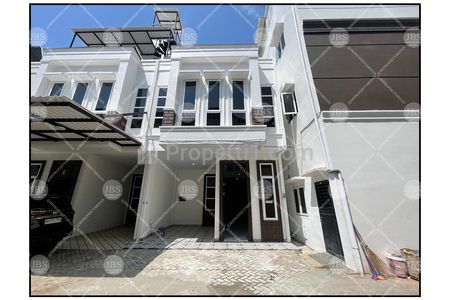 Dijual Rumah 2.5 Tingkat Komplek Icon Estate Jalan Perjuangan Medan