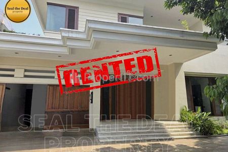 Disewakan Rumah di Jalan Utama Pondok Indah Jakarta Selatan STD613