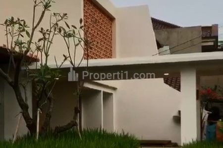 Disewakan Rumah Eksotik di Rempoa Tangerang Selatan