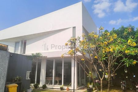 Dijual Cepat!! Rumah 2 Lantai Semi Furnished Lebak Bulus Jakarta Selatan