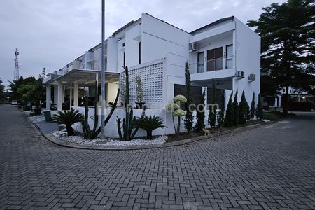 Dijual Rumah Mewah Cluster dengan Swimming Pool di Metland Menteng, Ujung Menteng, Cakung, Jakarta Timur