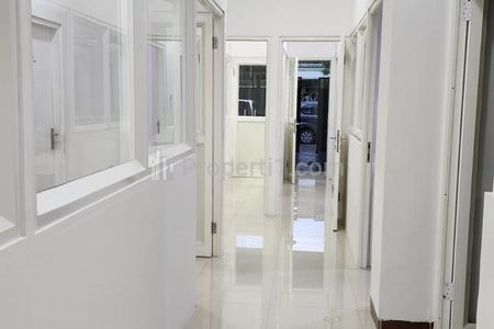 Dijual Rumah 2 Lantai di Jalan Kutisari Indah Utara, Surabaya