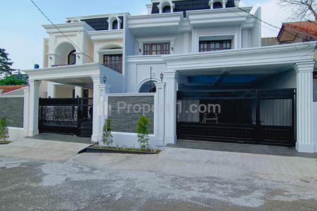 Dijual Rumah Classic Elegan di Pesanggrahan Jakarta Selatan - Nyaman, Luas, dan Strategis