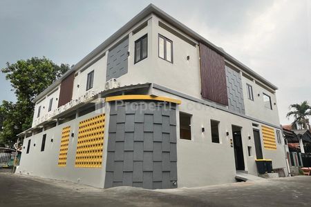 Dijual Cepat Butuh Uang Banget Rumah Kost Baru Dalam Komplek di Bintaro