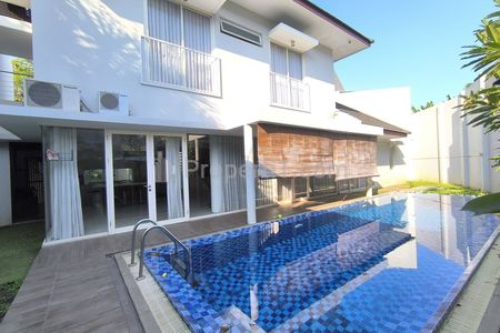 Disewakan Graha Family Blok 8 Surabaya Barat Full Furnish & Ada Swimming Pool