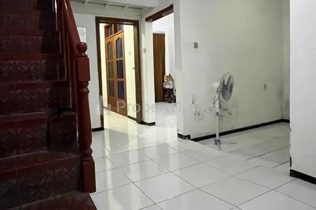 Dijual Cepat Rumah Kost Putri Selalu Penuh di Galunggung Malang