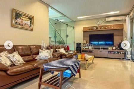Jual Rumah di Pejaten Pasar Minggu Jakarta Selatan 3 Lantai Bagus, Baru Setahunan