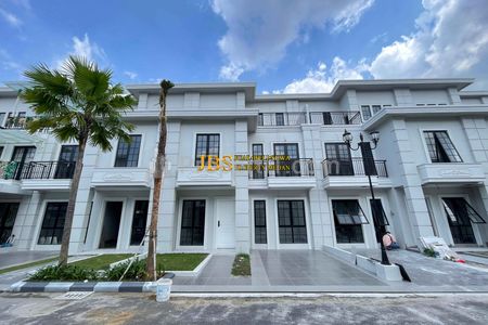 Dijual Rumah 3,5 Tingkat Siap Huni di Komplek Jewel Park Jalan Starban - Polonia