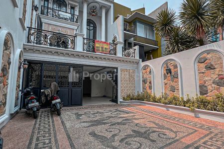 Jual Rumah Mewah Private Pool di Mampang Jakarta Selatan