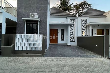 Dijual Rumah Modern Klasik Dekat RS Akademik UGM Jogja, Sleman