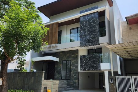 Jual Rumah Baru Woodland Citraland Surabaya Modern New Desain Dekat Pakuwon Mall, Graha Family