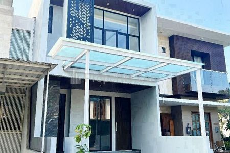 Jual Rumah Dua Lantai di Dian Istana Moca Vrbana Surabaya Strategis