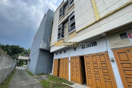 Dijual Rumah 3 Tingkat di Komplek Krakatau Platinum Point Jalan Krakatau - Medan