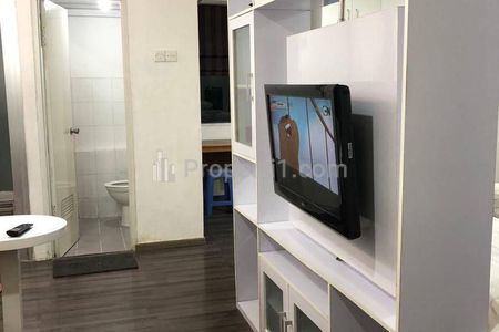 TV bisa dilihat bolak balik (dari 2 sisi)
