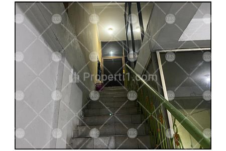 Dijual Ruko di Komplek Graha Metropolitan Jalan Kapten Sumarsono