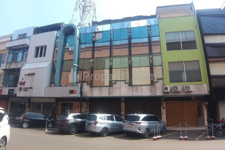 Dijual Ruko Gandeng 4 lantai Perlu Renovasi, Luas Tanah 152m2, 4 Lantai, SHGB, di Komplek Ruko Golden Truly Fatmawati, Jakarta Selatan