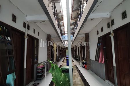 Jual Kost dengan 49 Unit Kamar dan Rumah Induk di Maguwoharjo Sleman Yogyakarta, Selatan Lottemart Ring Road Timur Yogyakarta