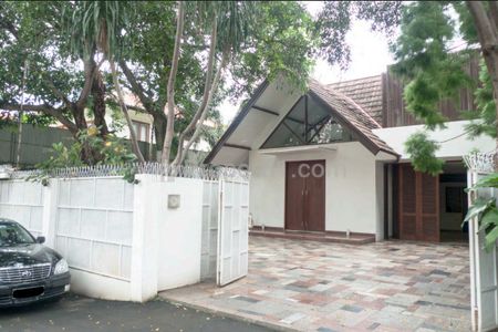 Dijual Rumah Mewah di Area Kemang, Cilandak Timur, Pasar Minggu, Jakarta Selatan