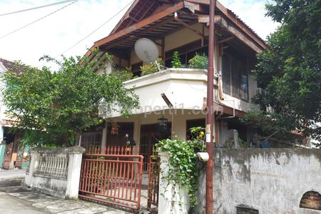 Jual Tanah SHM Pekarangan Bonus Rumah dan Kost di Utara Ambarukmo Plaza Yogyakarta, Lingkungan Elite dan Usaha