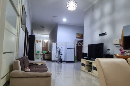 Jual Rumah Arstistik dan Mewah + Furniture di Daerah Jalan Raya Tajem Maguwoharjo Sleman Yogyakarta