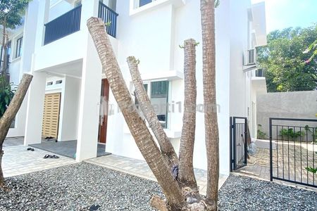 Disewakan Rumah Area Jeruk Purut Semi Furnish 4+1 Bedroom - Jakarta Selatan