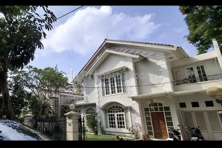 Dijual Rumah 5 Kamar Tidur dengan Pool dan Taman, di Cilandak Barat - Jakarta Selatan