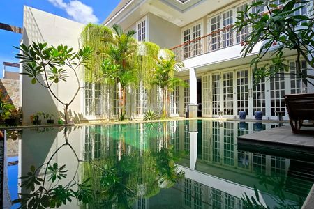 Dijual Rumah Mewah dengan Private Pool dan Lift di Condet Jakarta Timur