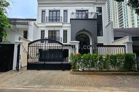 Dijual Rumah Baru Dalam Komplek di Kebayoran Baru Jakarta Selatan