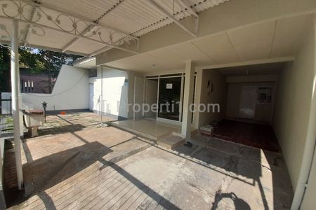 Sewa Murah Rumah Siap Huni, Baru Renov, 3 BR Akses 2 Mobil di Pejaten Barat Jakarta Selatan