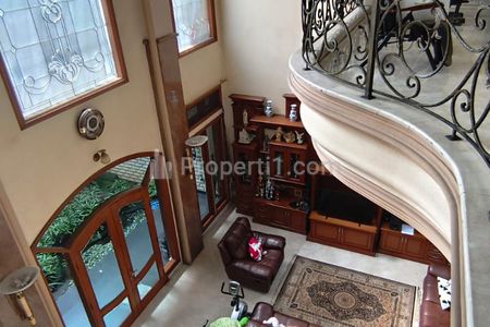 Jual Rumah Klasik Batununggal Sayap Buah Batu Bandung