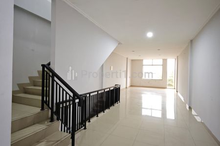 Disewakan Rukan di Green Village Cipondoh, Pinang, Kota Tangerang