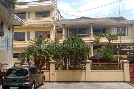Jual Rumah Gaya Eropa Full Furnish dan Gedung Kantor Dengan Fasilitas Gym Lengkap Berikut Peralatan dan Ruang Sauna di Sayap Jl. Pasteur Bandung