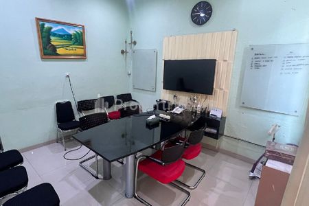 Dijual Gedung Komersil 3 Lantai di Cipete Utara, Kebayoran Baru, Jakarta Selatan