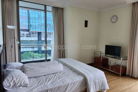 Jual Cepat Apartemen Residence 8 @ Senopati 178 m2, 2BR+1 Furnished Luxury Residence in Kebayoran Baru, Best View, Sertifikat Only 6M