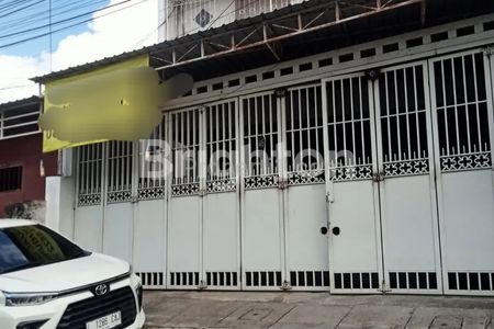 Dijual Rumah 2 Lantai di Jalan Manyar Kartika Surabaya