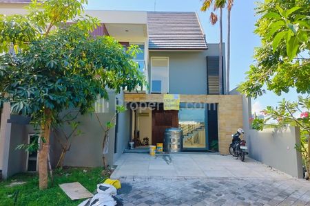Rumah Dijual Graha Family Wiyung Surabaya Barat New Minimalis Modern Siap Huni
