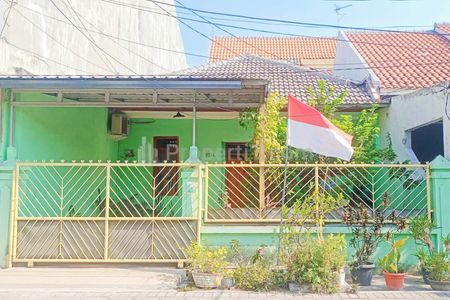 Tampak depan