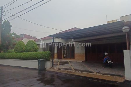 Sewa Rumah Townhouse 5 BR Kolam Renang, Luas 930 m2 Satu Lantai, Dekat MRT Cipete, Cilandak, Fatmawati, Kebayoran Baru, Jakarta Selatan