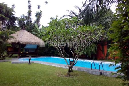 Dijual Rumah Mewah Old Money Garden Luas Wilayah Ekslusif di Kemang Jakarta Selatan - 5BR