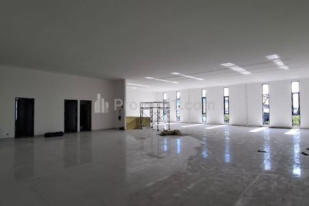 Sewa Gudang Baru Luas 6000 m2 Bangunan 4200 m2 di Delta Silikon 2, Cikarang, Dekat Jababeka, Bekasi, Jawa Barat