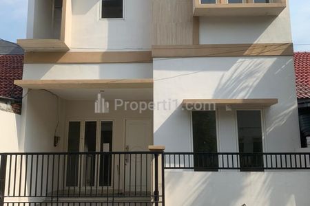 Rumah Dijual Pakuwon City Mulyorejo Surabaya Timur Baru Renovasi Bangunan Baru Siap Huni