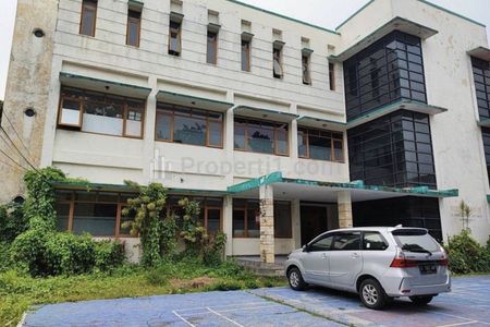 Jual Gedung Bekas Sekolah di Jalan Tubagus Ismail Bandung