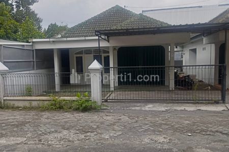 Dijual Tanah Murah Strategis Bonus Bangunan di Jl. Kaliurang Km 6 Yogyakarta Dekat UGM, UNY, Pakuwon Mall