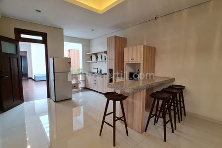 Disewakan Rumah di Menteng Jakarta Pusat - 4 Kamar Tidur Full Furnished