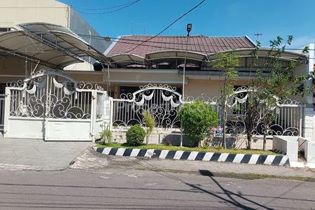 Dijual Rumah 2 Lantai di Manyar Rejo, Surabaya