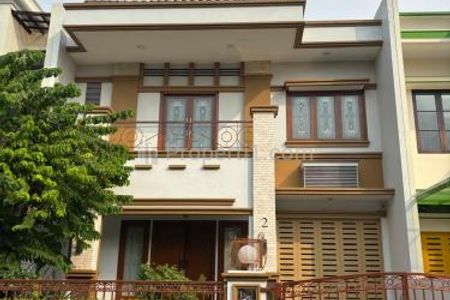 Rumah Bagus Disewakan di Green Garden Residence Jakarta Barat - 4+1 Kamar Unfurnish